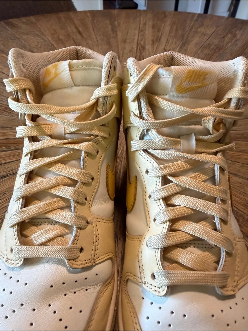 Nike Dunk High Pale Vanilla Topaz Gold Women’s 8.5 DD1869-201 Sneakers